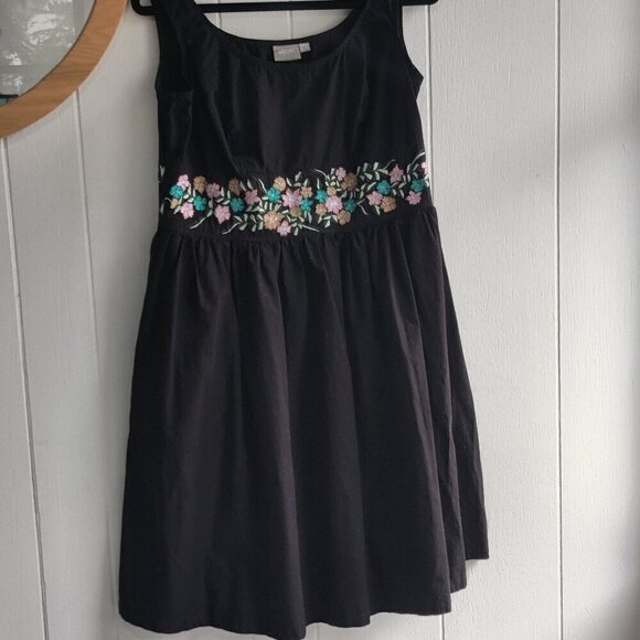 Floral Embellished Cotton Dress in fit to flare Styling 16W - Picture 1 of 9